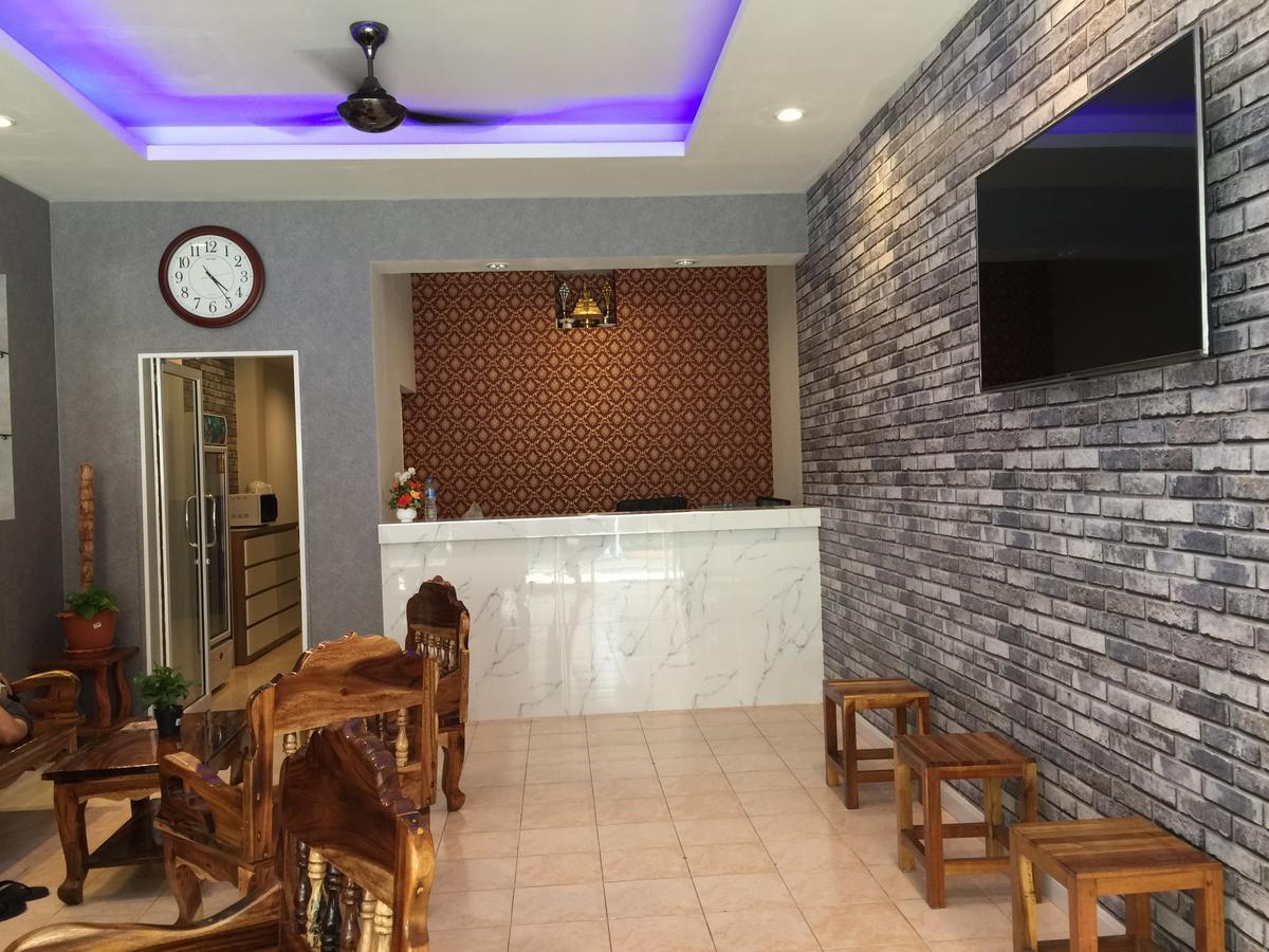 The Lucky Kata Hostel Bagian luar foto