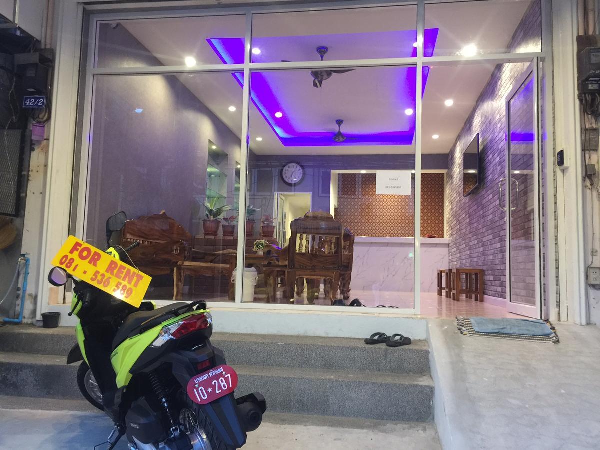 The Lucky Kata Hostel Bagian luar foto