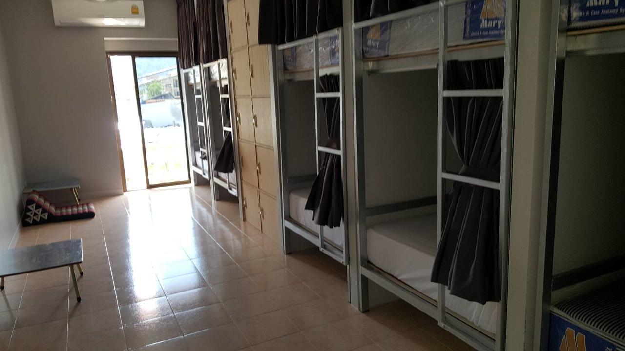 The Lucky Kata Hostel Bagian luar foto