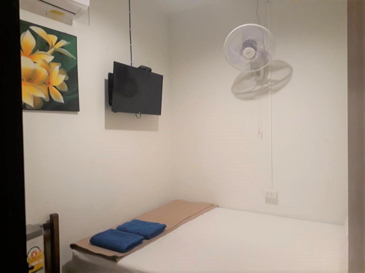 The Lucky Kata Hostel Bagian luar foto